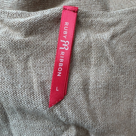 Ruby Ribbon Duster Large - Picture 6 of 7